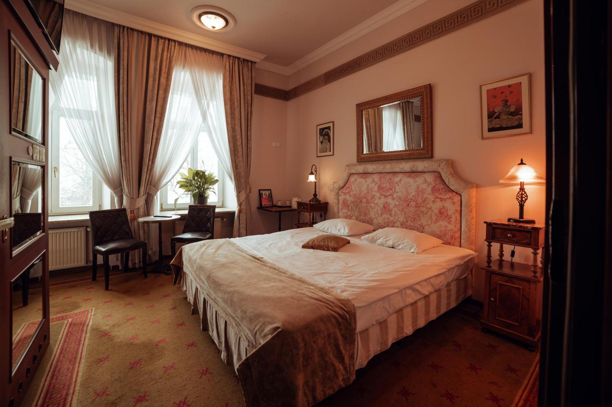 Hotel Ambasada Boleslawiec Болеславець Екстер'єр фото