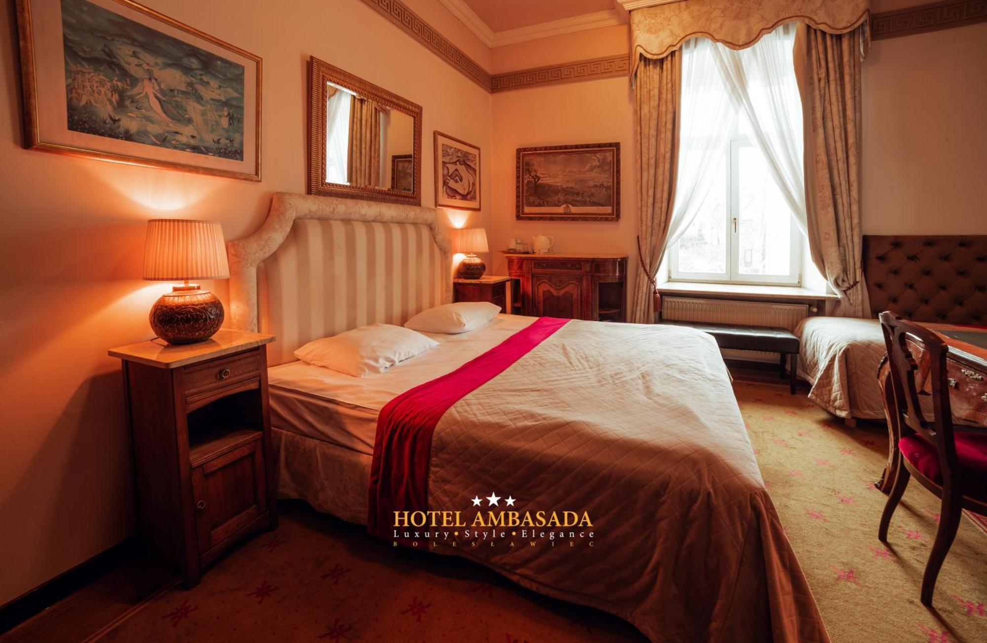 Hotel Ambasada Boleslawiec Болеславець Екстер'єр фото